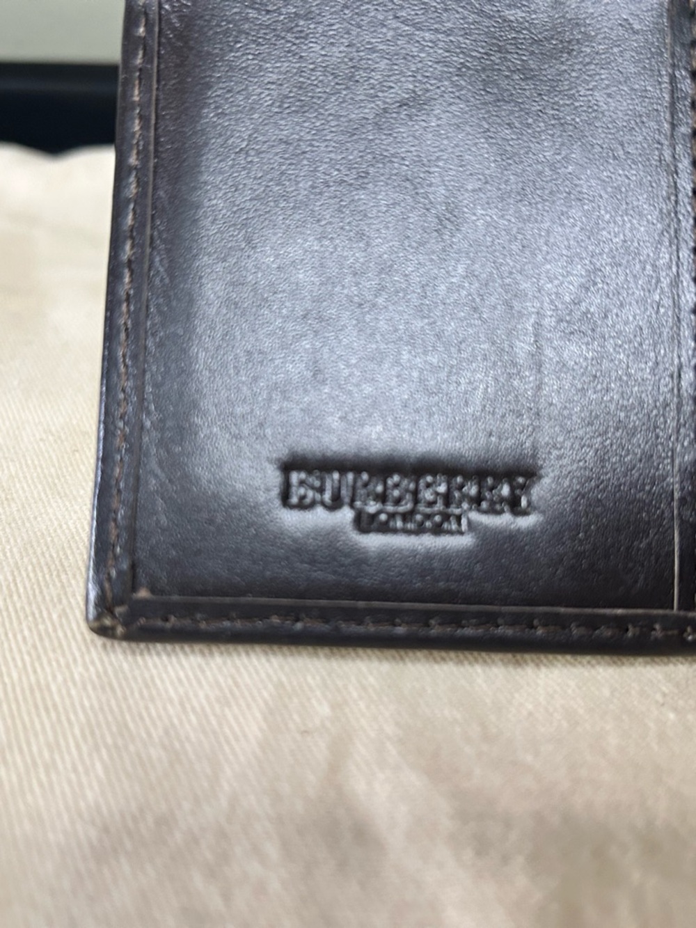Burberry Iconic Nova Check Bifold Wallet  with Embossed Logo - Picture 5 of 10